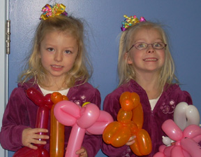 Balloon Twins Balloon Twisting